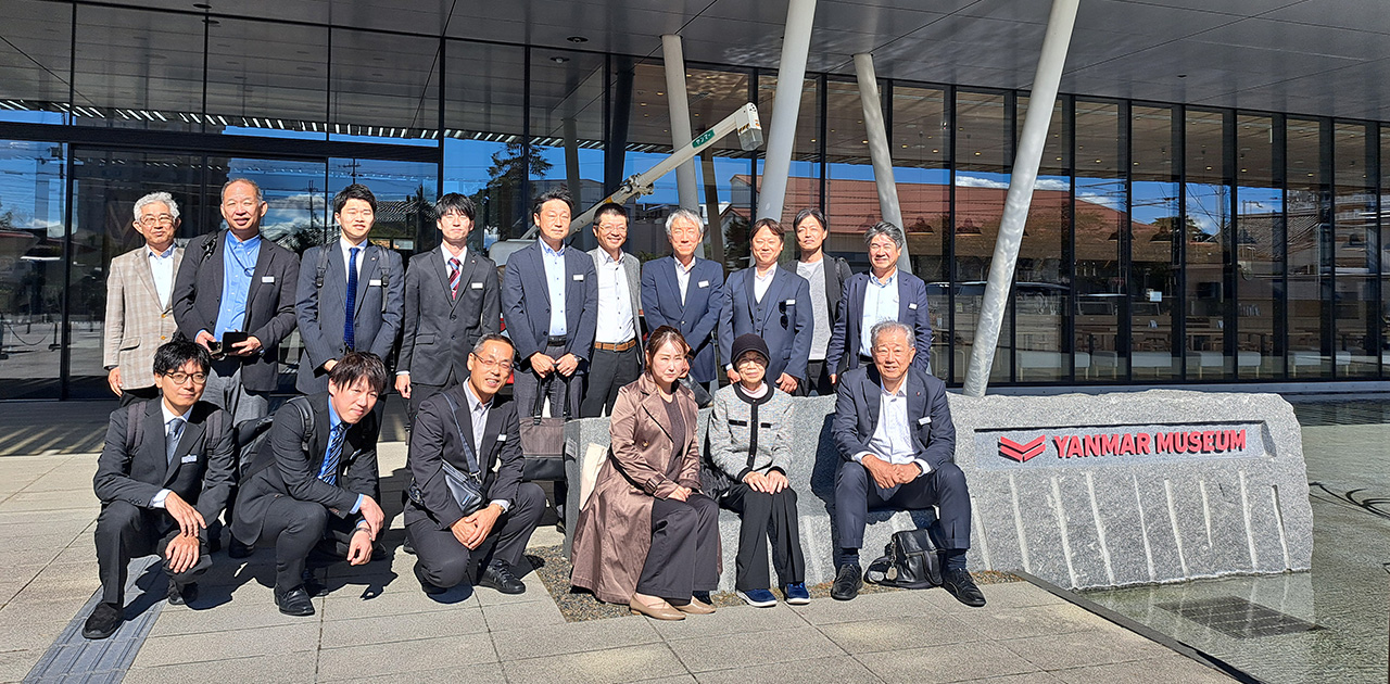 ヤンマーミュージアム前